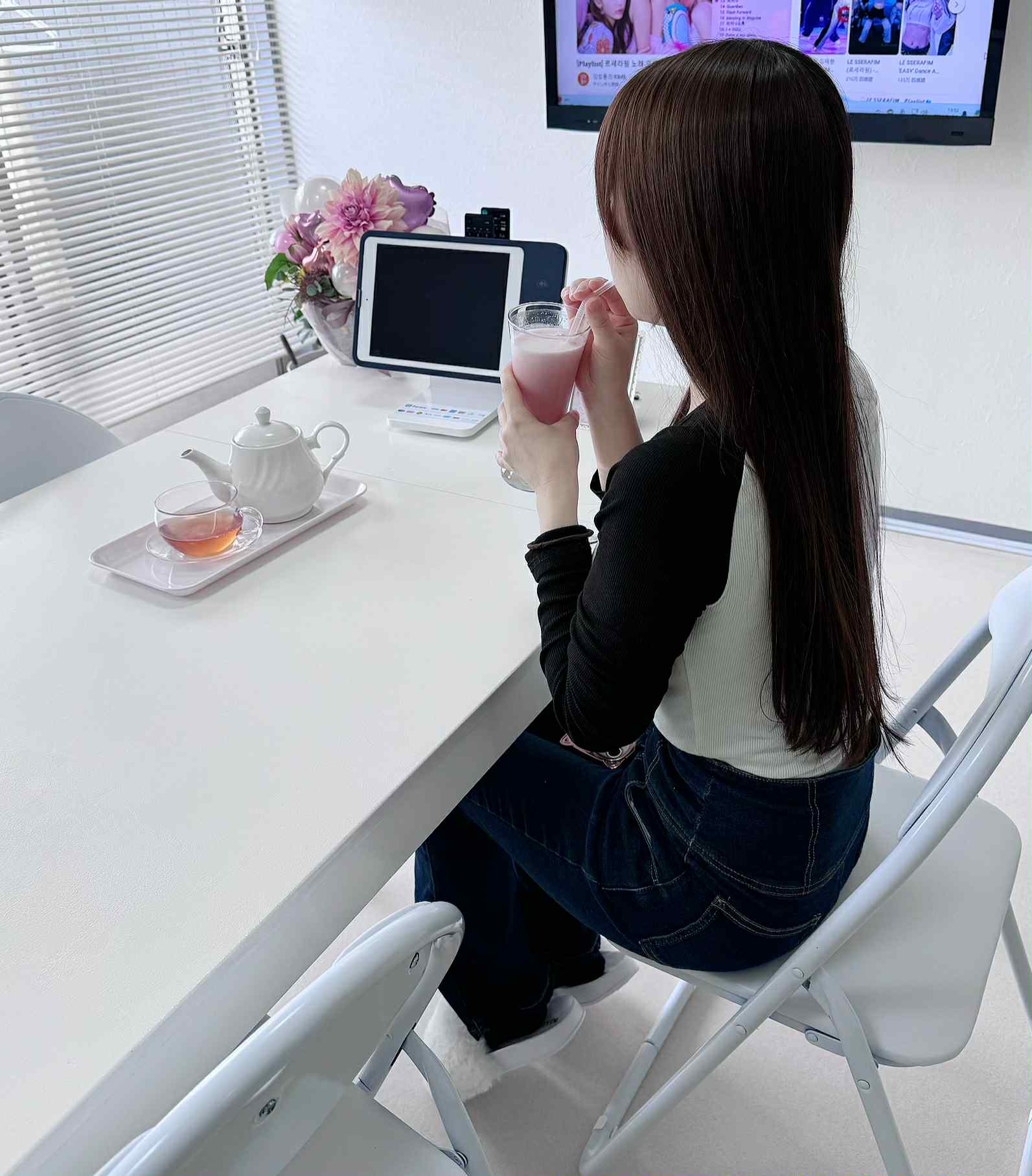 お客様がソイプロテインを飲んでいる様子